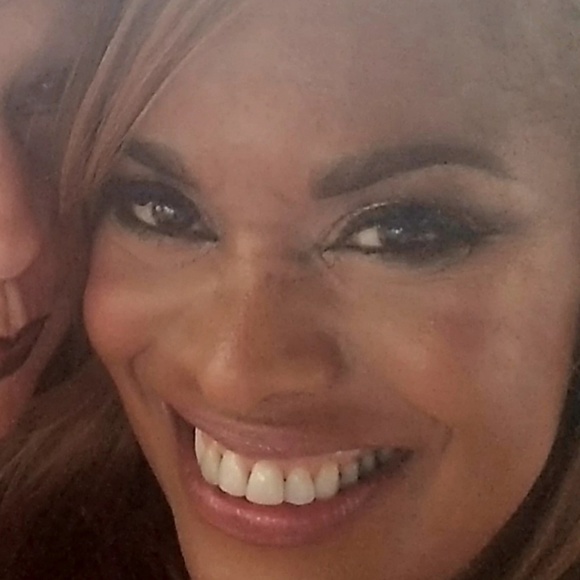 Meet your Posher, Joyce - Picture 1 of 1